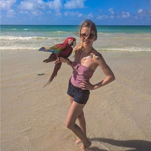 Meet your Posher, Joelle